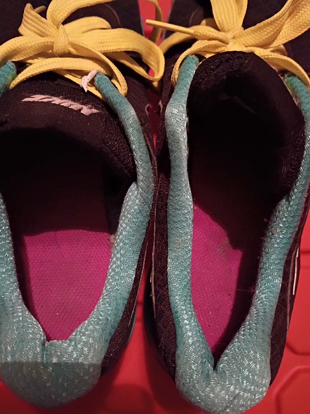 💙 3 For $12 Nike Women's Black Walking Shoes with Yellow Laces and Teal Accents - Picture 6 of 7